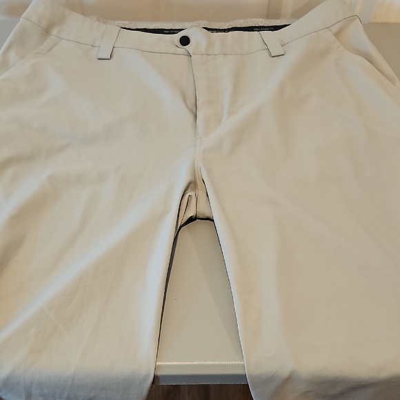 Nike Golf Relaxed Fit 41x30 Men's Beige Pants - Picture 6 of 9